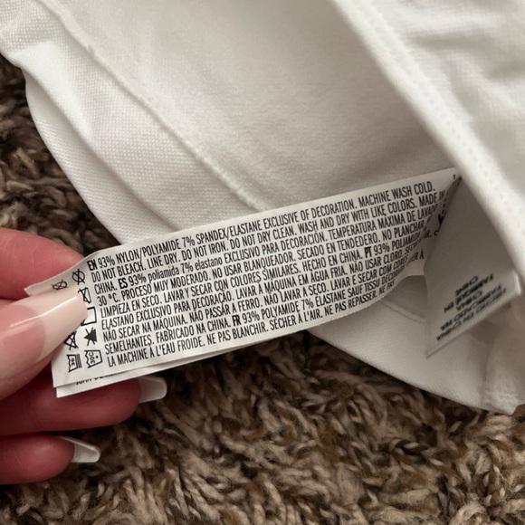 White Active Seamless Criss Cross Crop Top - Picture 9 of 12